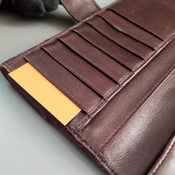 GUCCI GG  Signature bifold wallet - Picture 4 of 16